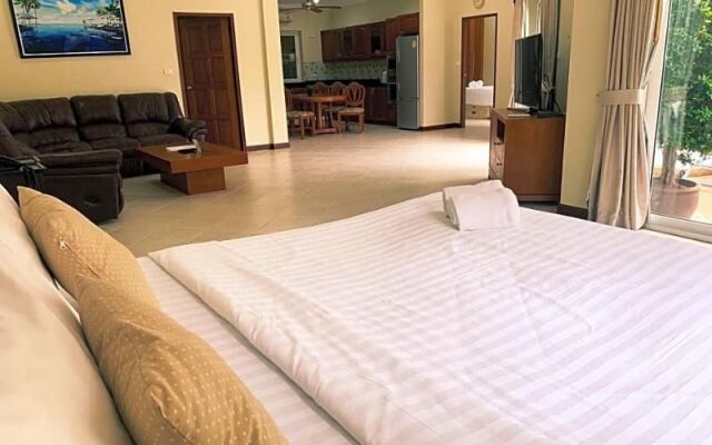 Private Beach Majestic Pool Villa Pattaya