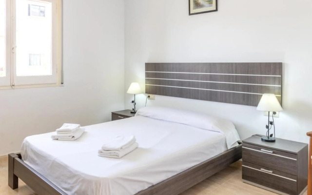 LA FARELLA 60 apartamento bien ubicado con balcón