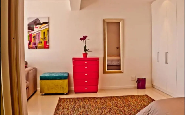 121 Ocean View Drive Studio Apartment