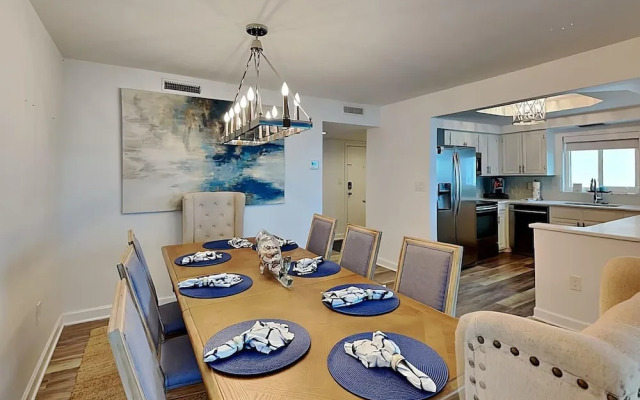 Shoreline Towers 1066