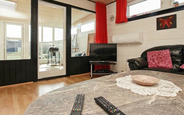 Cosy Holiday Home in Ulfborg Near Beach