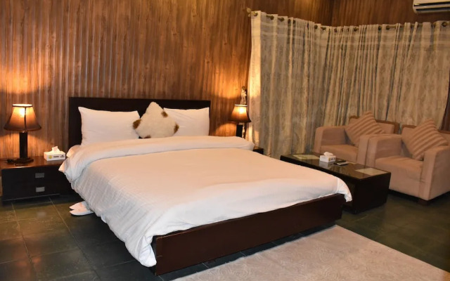 Safari Club 2 Bahria Town