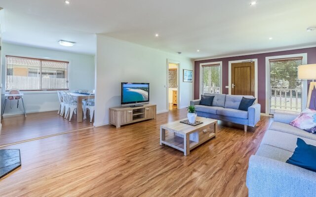 LOCH RETREAT - 550m TO TOWN