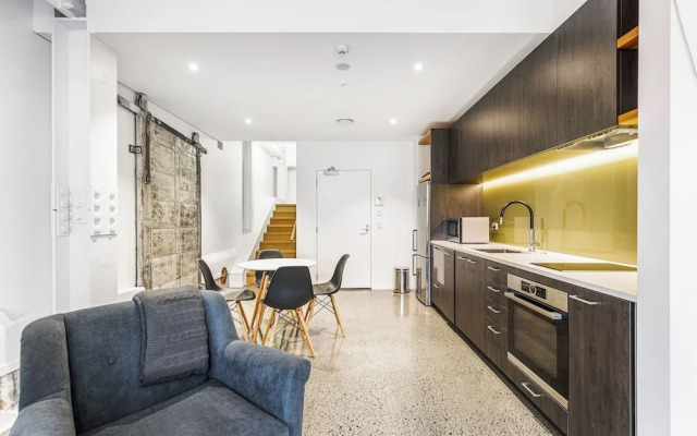 Contemporary 1Br Queen Street Retreat