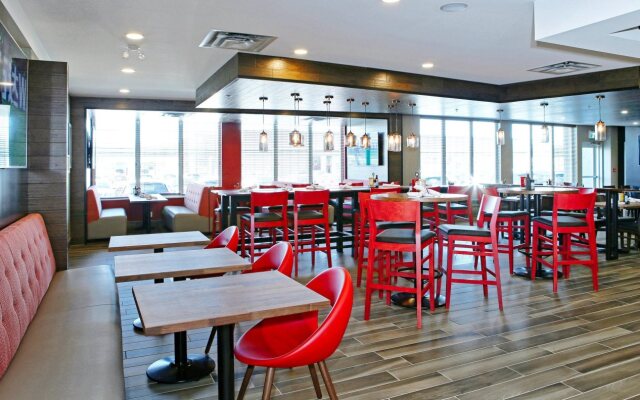 Holiday Inn Hotel & Suites Calgary Airport North by IHG