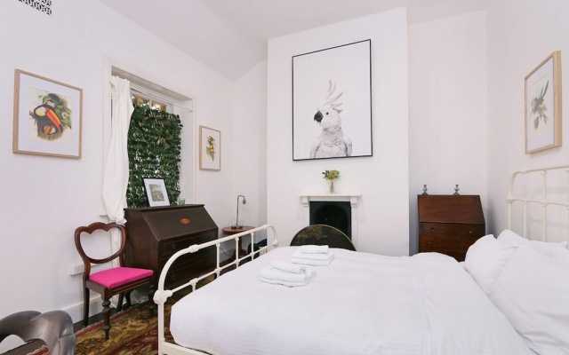 Central 3 Bedroom Heritage House in Fremantle – Guest Rooms – Perth
