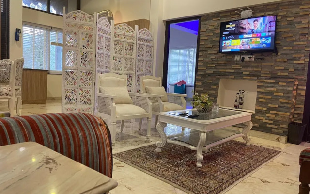 Luxsugero Penthouse Kaichidham