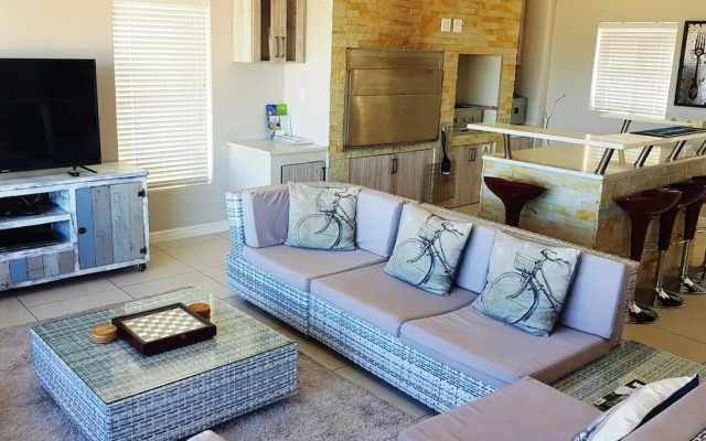 Seasons of Serenity, Langebaan 8-sleeper