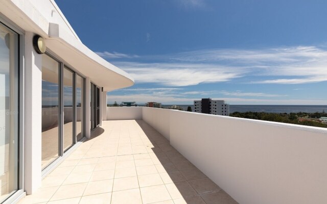 The Crest Penthouse 902