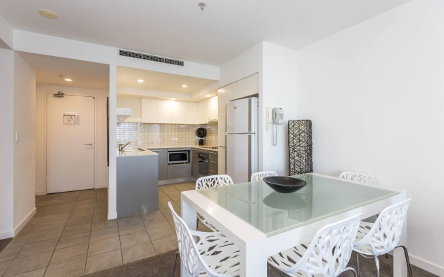 Artique Surfers Paradise