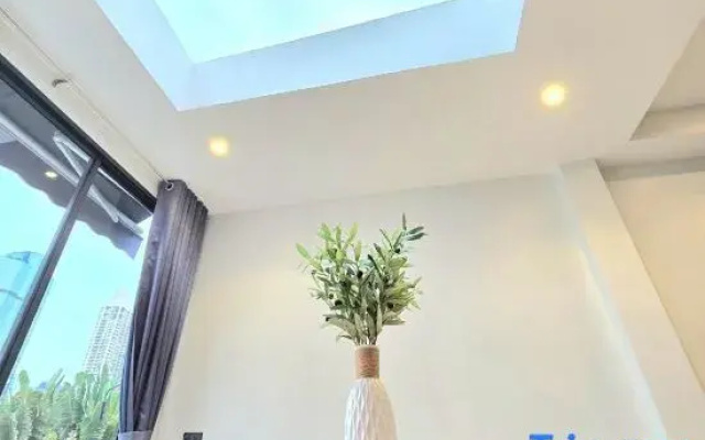 Roam SkyLight, 2BR, 2BA, 120 Sqm, 6Pax, Near BTS
