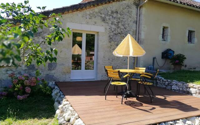 Apartment With 2 Bedrooms in Castéra-lectourois, With Pool Access, Enc