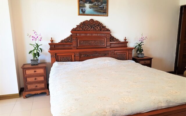 Fantastic 2 bed With Huge Balcony & sea Views