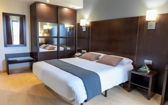 Hotel Cardeña by gaiarooms