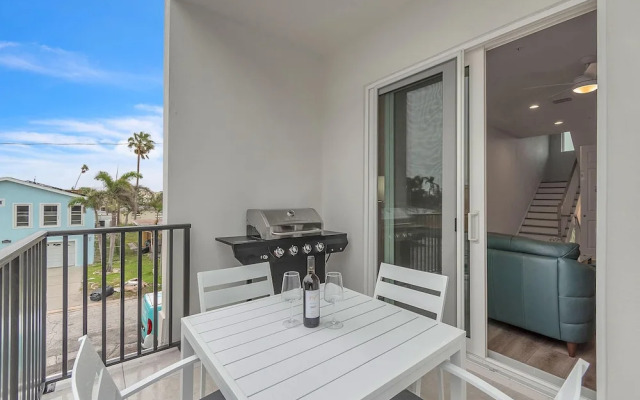 Azul Townhomes A1