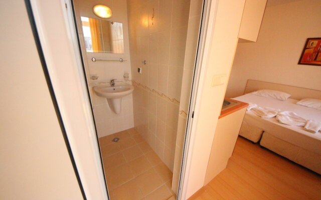 Rainbow 2 - Menada Apartments