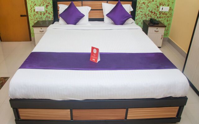 OYO 10673 Time Palace Residency