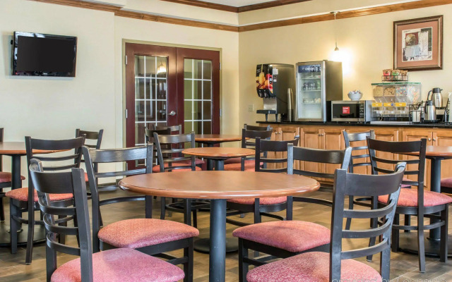 Red Roof Inn & Suites Bloomsburg – Mifflinville