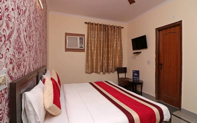 Capital O 12722 Hotel Kiara Inn