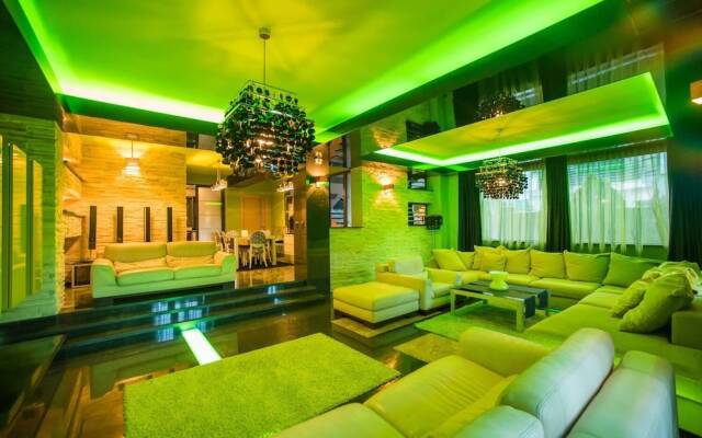 Simple Bucharest Boutique