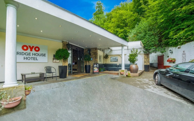 OYO The Bridge House Hotel