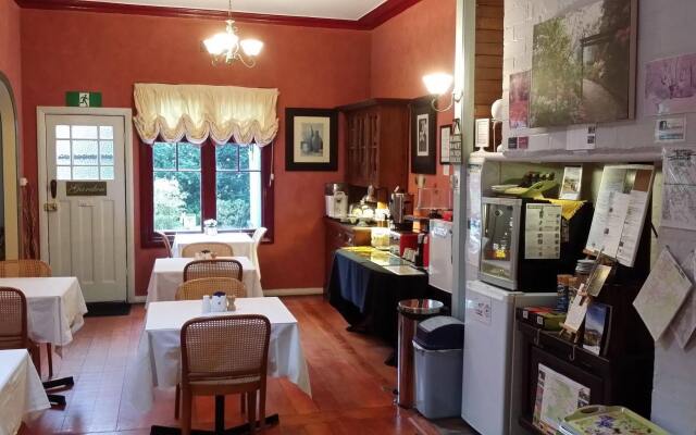 Kubba Roonga Guesthouse - Boutique Luxury Spa Retreat & Gardens