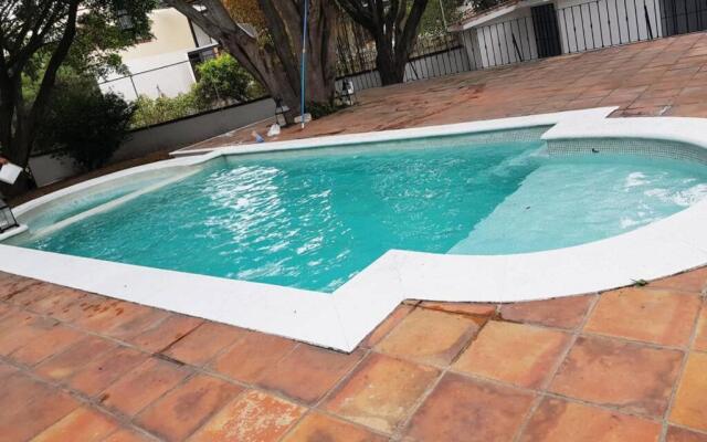H&S Rent Casa Blanca Rest House.