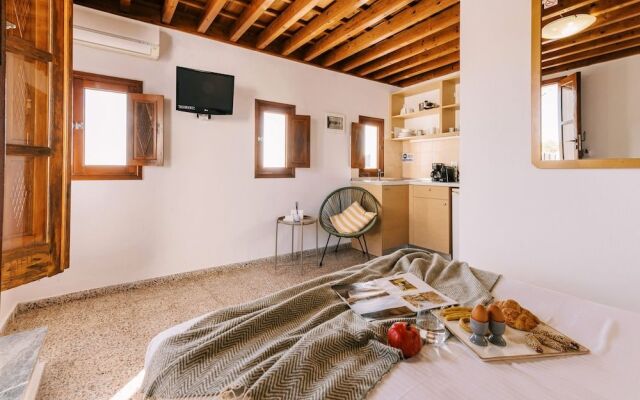 Arte Lindos Suites
