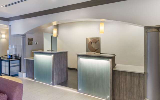 Comfort Inn & Suites