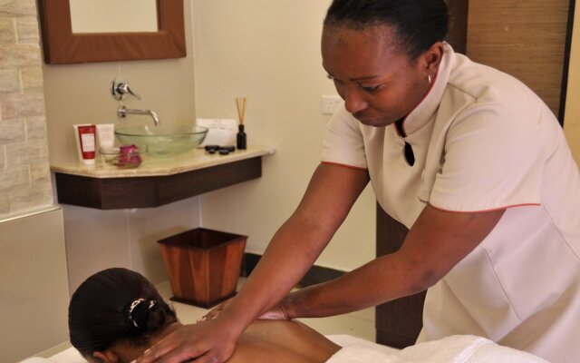 Cresta Mowana Safari Resort & Spa