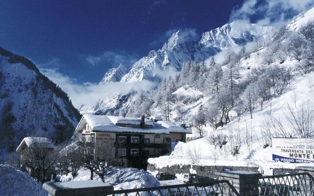 Hotel La Vallee Blanche