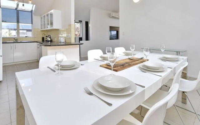 Moa Place - Christchurch Holiday Homes