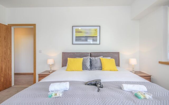 West Swindon Serviced Apartment