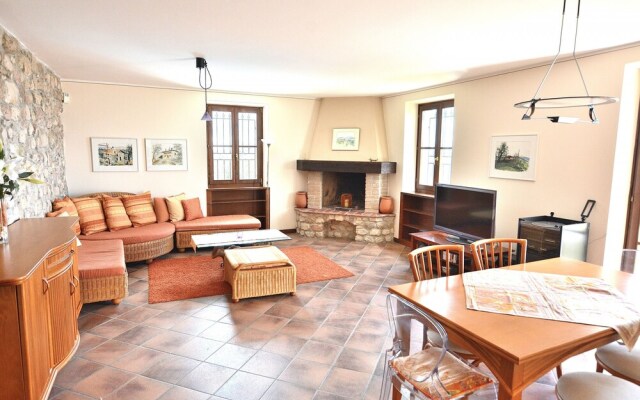 Apartment With Pool Ai Pignoi 1st floor