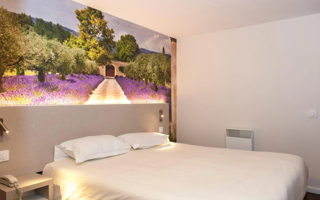 Brit Hotel Avignon Sud