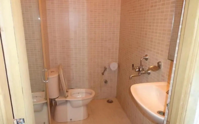 Capital O 67372 Halcyon Suites