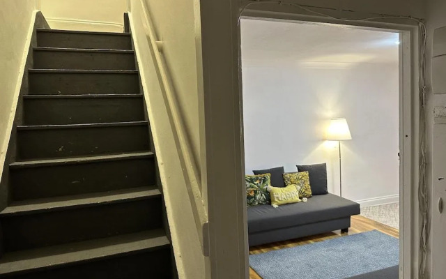 Private Family Flat Near Paddington and Royal Oak