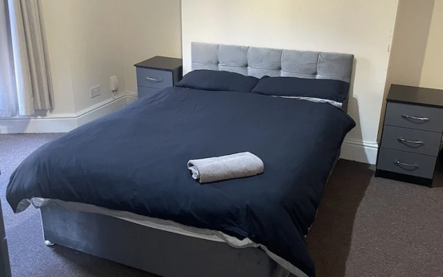 Immaculate 3-bed House Near Stokes Croft Bristol