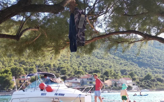 Grebastica Beachfront Apartment