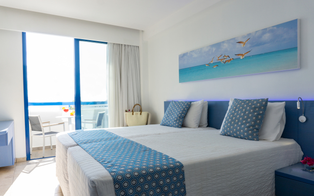 Anonymous Beach Hotel - Adults Only