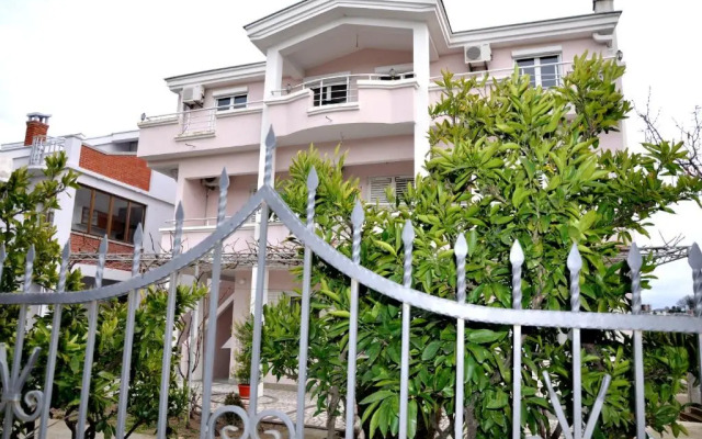 Apartments Perezaj