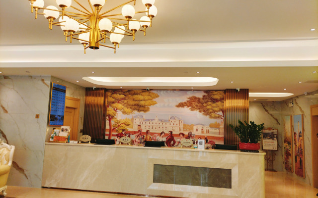 Vienna 3 Best Hotel (Huanjiang Maonan Jinjie Branch)