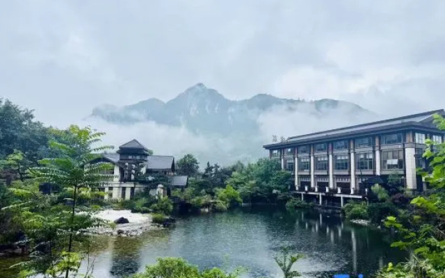 Fanjing Cloud Villa Hotel