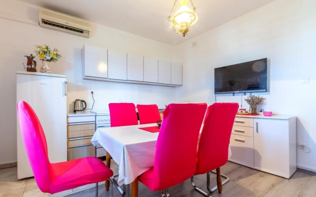 Stunning Apartment in Podstrana With 2 Bedrooms and Wifi