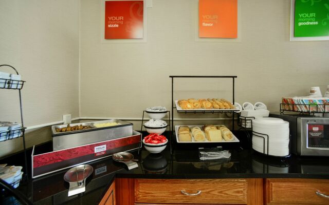 AmericInn by Wyndham Quincy