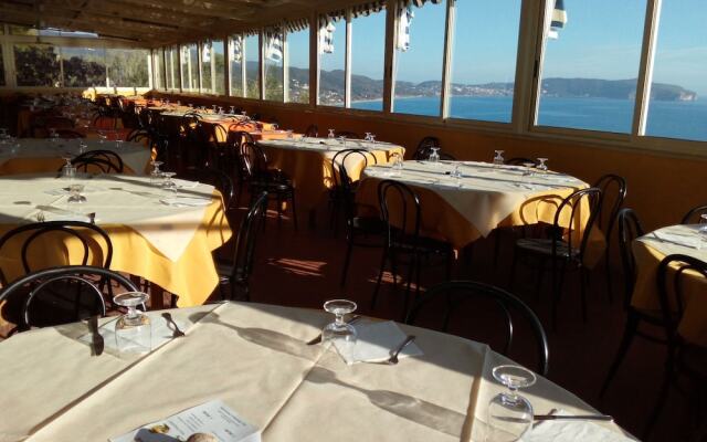 Villaggio Camping Costa del Mito