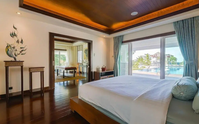 7 Bedrooms Mansion on The Golf Course-JB