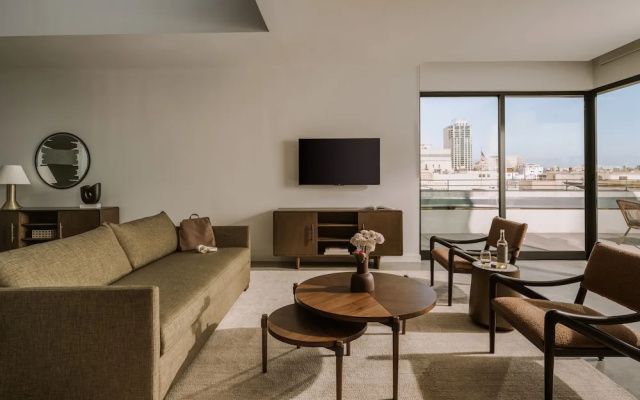 Sonder by Marriott Bonvoy The Winfield Apartments Downtown LA
