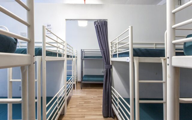 New Society Backpackers Hotel - Hostel