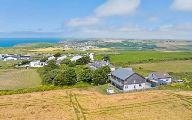 Seawynds Family Home With Far-reaching Sea Views